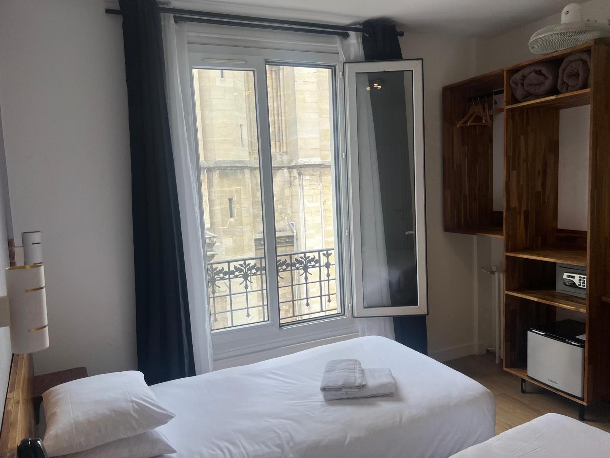 פריז Hotel De La Perdrix Rouge מראה חיצוני תמונה